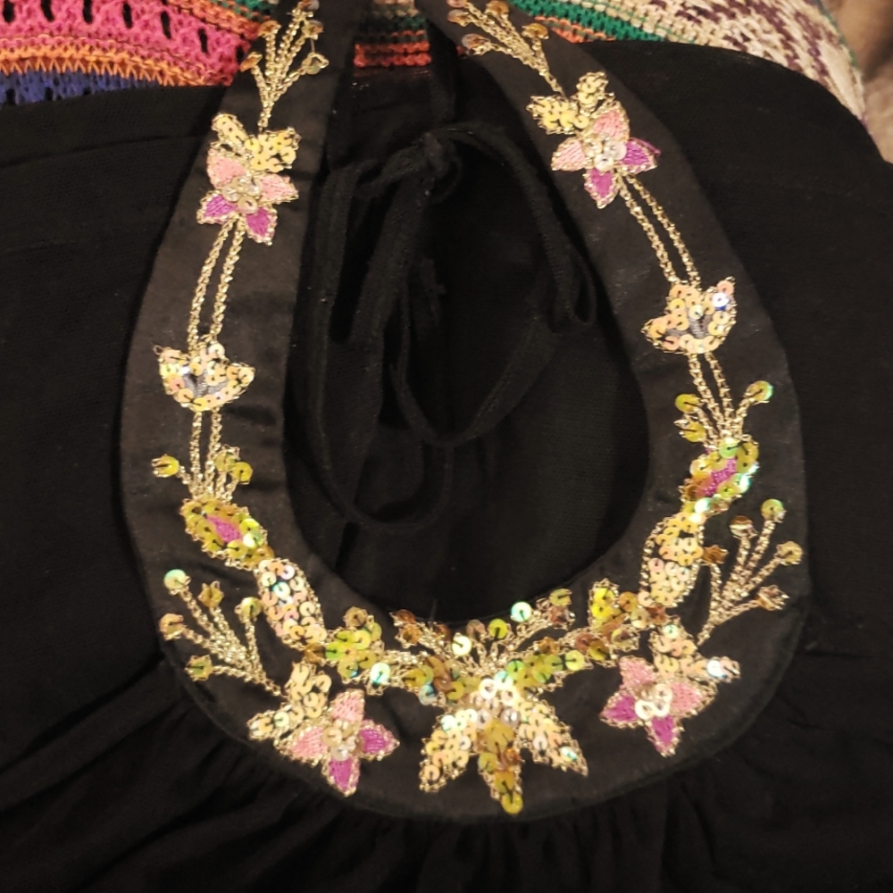 💖  Cute beaded halter top